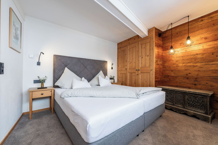 Bedroom 3, Hotel Zum Hirschen, Zell am See