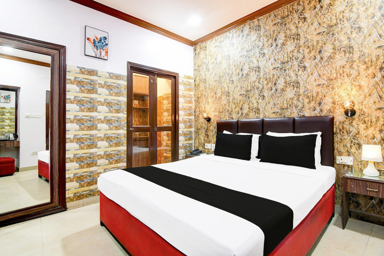 Room 3, Collection O Karaya Road Hotel New Diamond, Kolkata