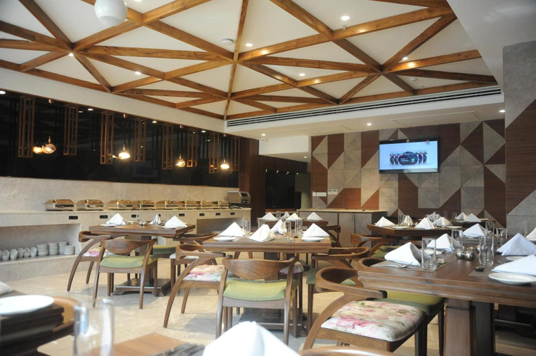Food & Drinks 5, Hotel Maryland, Sahibzada Ajit Singh Nagar