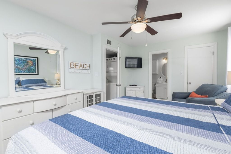 Room 4, Sandy Shores West 101 2 Bedroom Condo by RedAwning, Baldwin