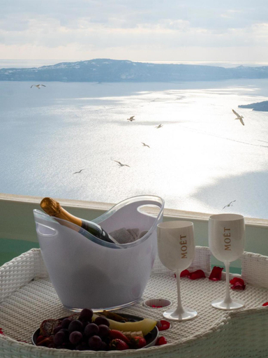 Food & Drinks 5, CALDERA CLIFF ILLUSION SUITES, South Aegean