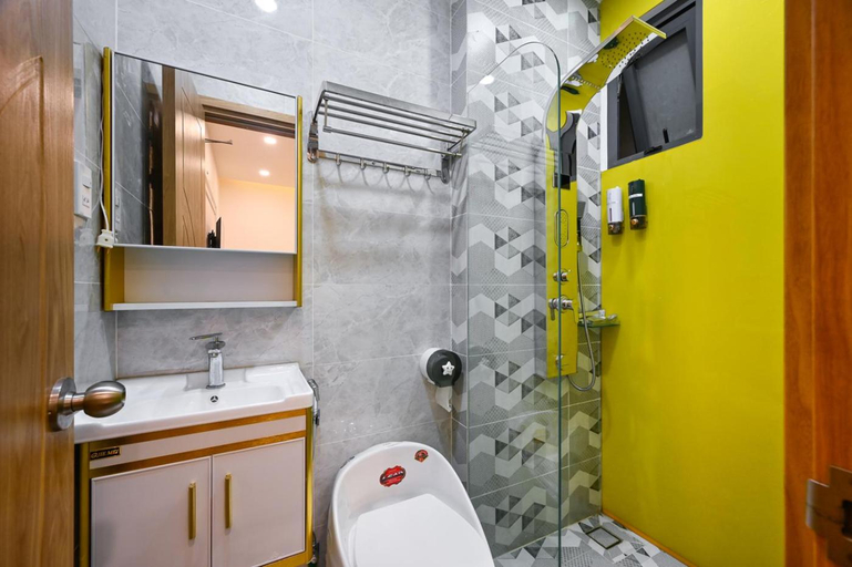 Bathroom 5, Lotus Airport Hotel Saigon, Ho Chi Minh City