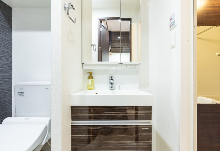 Bathroom 3, Osaka Apartments, Osaka