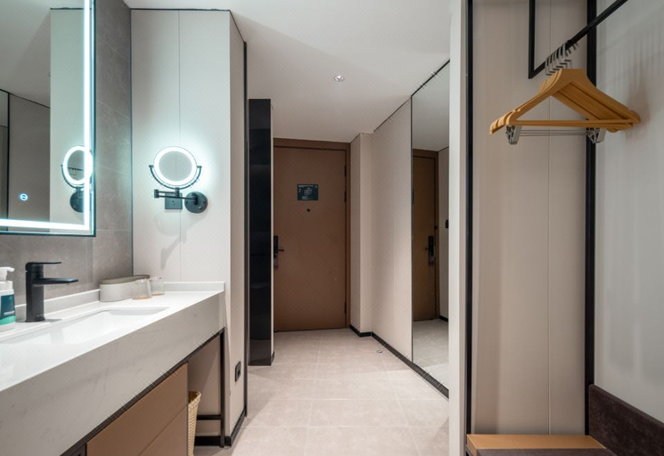 Bathroom 3, Atour Hotel Jingdezhen People's Square Zhejiang Road, Jingdezhen