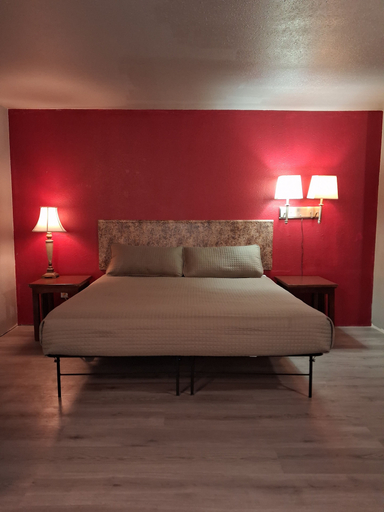 Room 3, Cyclone Lodge By Fresh Stay, Shelby