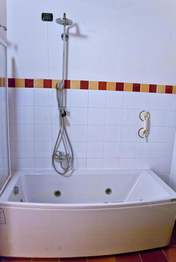 Bathroom 4, Hotel San Miniato, Pisa