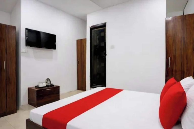 Room 5, FabHotel Premium Villa Lajpat Nagar, Delhi
