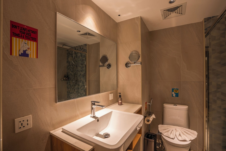 Bathroom 5, Zostel Phuket, Patong Beach, Phuket Island