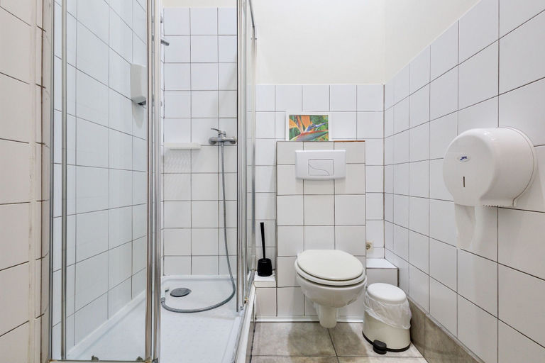 Bathroom 4, Ambiente Hostel, Lisbon