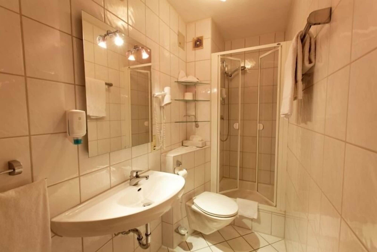 Bathroom 5, Gästehaus Becher, Göppingen
