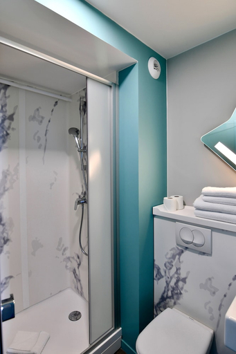 Bathroom 5, ibis budget Saint Nazaire Centre Gare, Loire-Atlantique