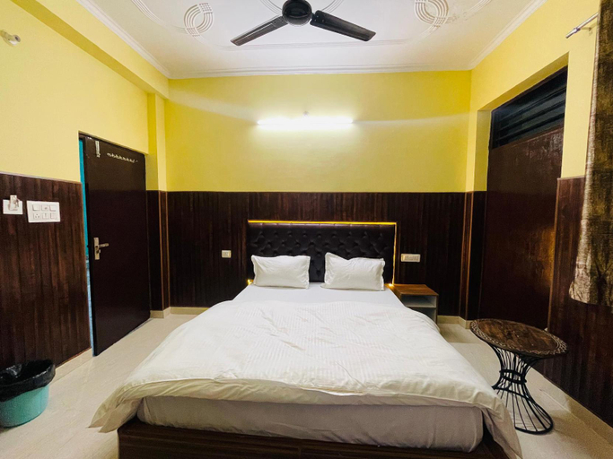 Bedroom 3, v3k invitee retreart, Garhwal
