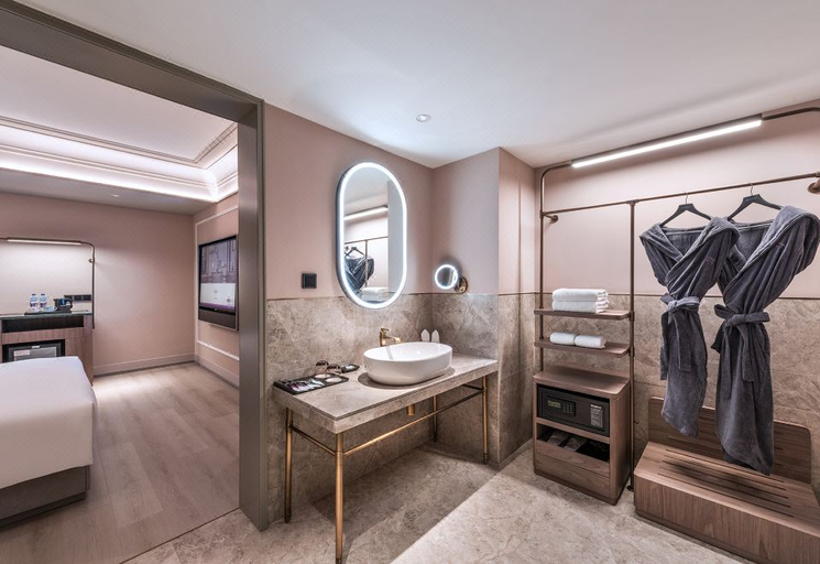 Bathroom 3, MERCURE NANJING DOWNTOWN, Nanjing