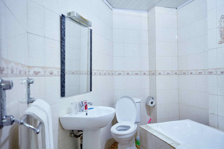 Bathroom 4, FELICIA HÔTEL, Mfoundi