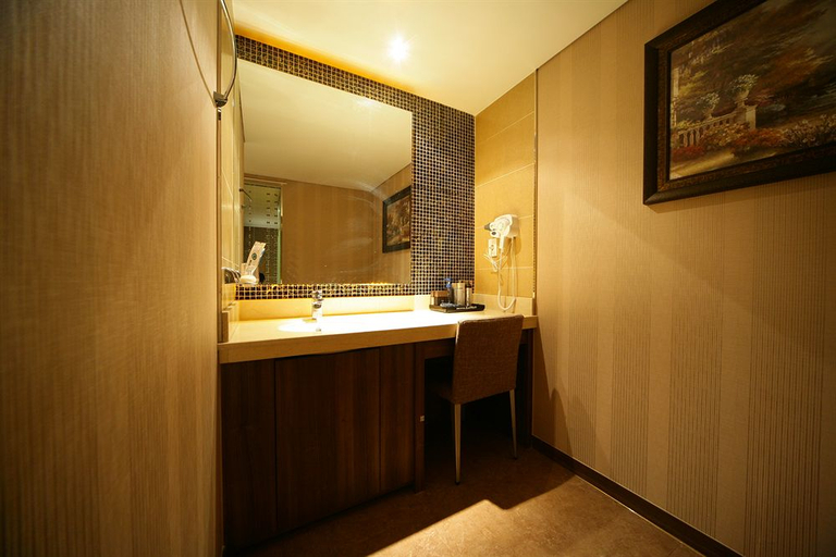 Bathroom, Lanuit Hotel, Mapo