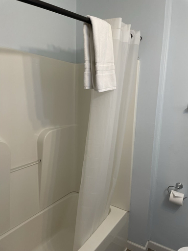 Bathroom 3, Sunset Motel, Goodhue