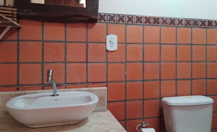 Bathroom, Beautiful Rustic House w/ Pool in Garopaba Egf000, Garopaba