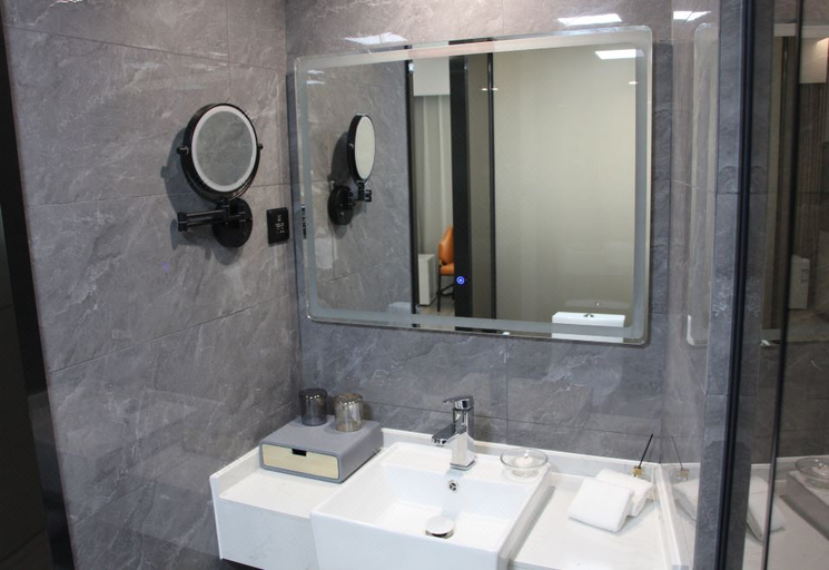 Bathroom 4, Golden Hotel, Shenyang