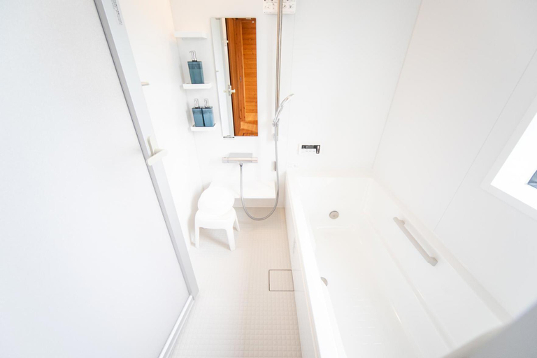 Bathroom 5, Awaji Seaside Villa in Goshiki, Sumoto