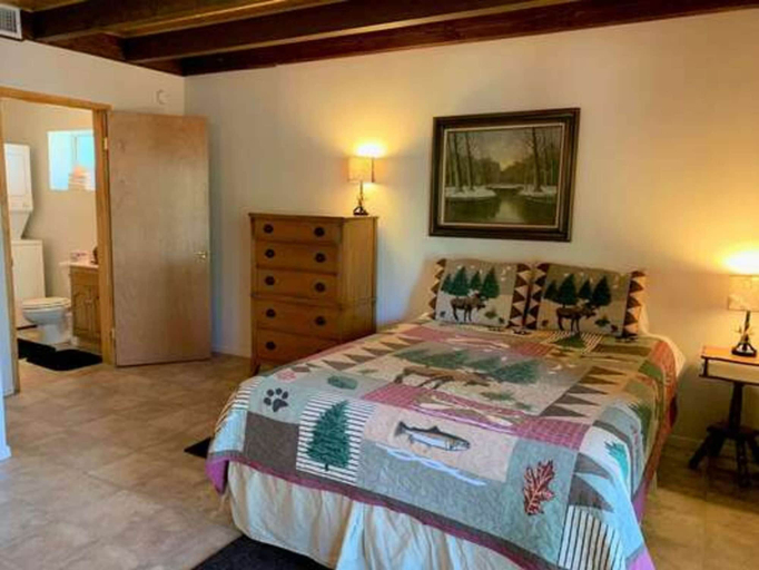 Bedroom 2, Harrison's Hanger, San Bernardino