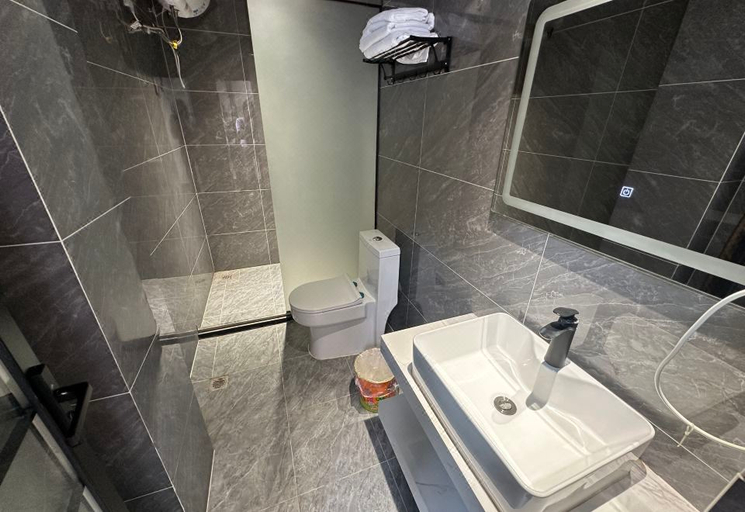 Bathroom 3, Daxin Mingshi Daoxiang Inn, Chongzuo