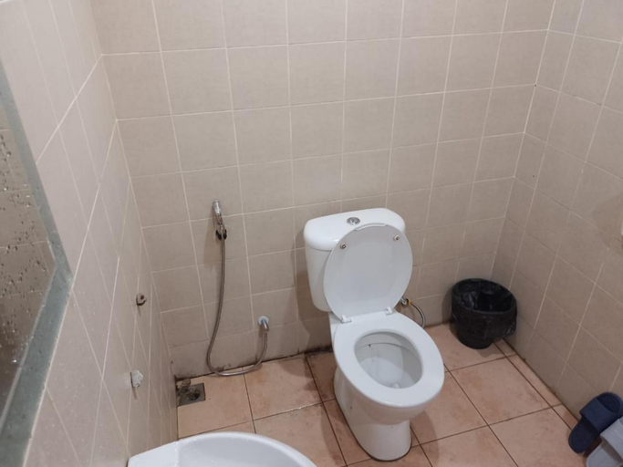 Bathroom 4, Highway Inn, Mukah
