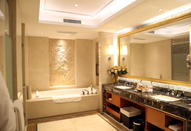 Bathroom 5, Huaguoshan Hotel, Lianyungang