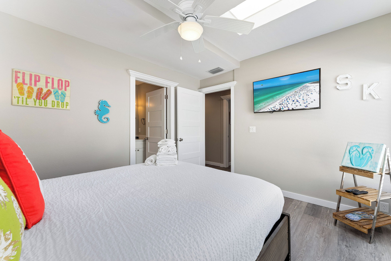 Bedroom 3, Fanta-Sea on the Beach by Beachside Management - 53 Beach Rd, Sarasota