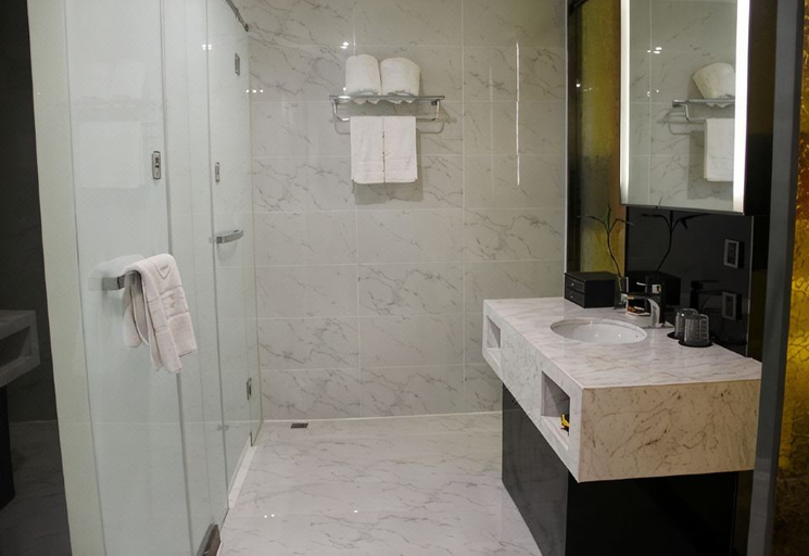 Bathroom 3, Zhonglang Holiday Hotel, Nanjing