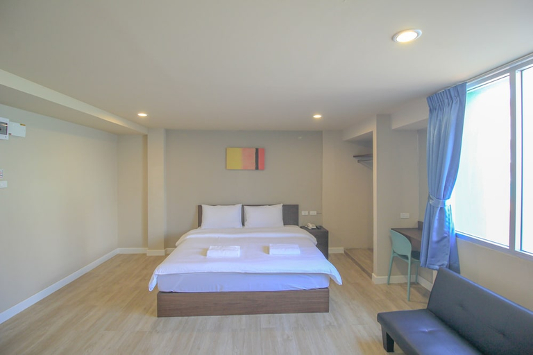 Bedroom 3, The Sea Bangsaen Hotel, Muang Chon Buri