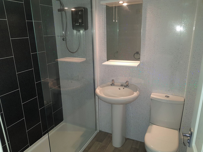Bathroom, Perran View Holiday Park, Cornwall