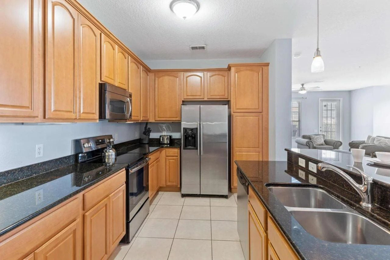 Private kitchen 5, Elegant 4BR Vista Cay Resort, Orange