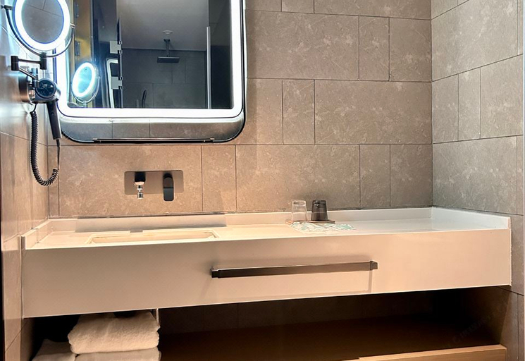 Bathroom 3, Country Inn & Suites by Radisson Xiangyang Hangkong Road Minfa Plaza, Xiangfan