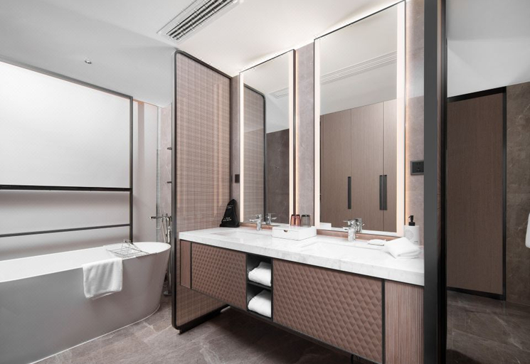 Bathroom 4, Grand Mercure Wuhan International Expo Center, Wuhan
