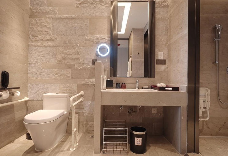 Bathroom 5, HUALUXE Xiamen Haicang Harbour View, Xiamen