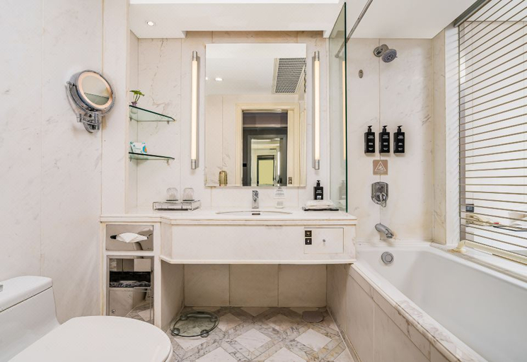 Bathroom 5, Beijing Xinyuan Hotel, Beijing