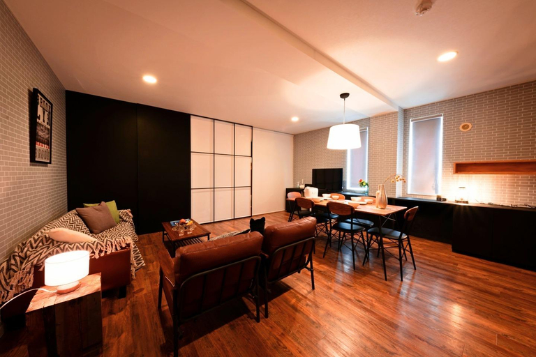 Others 5, One Living in 24, Sapporo