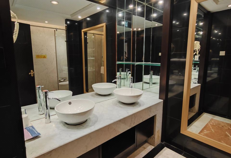Bathroom 3, Shengle Hotel, Chaozhou