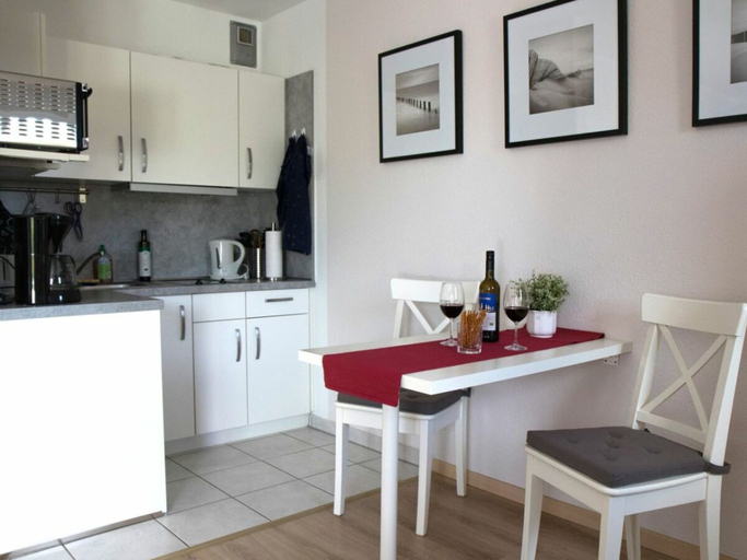 Private kitchen, Studio 11 on the 1st Floor of Haus Stranddistel, Vorpommern-Rügen