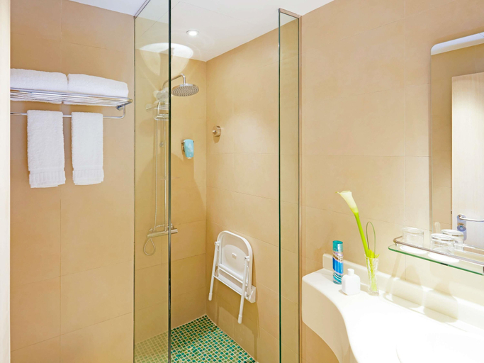 Bathroom 5, ibis Styles Makkah, Makkah