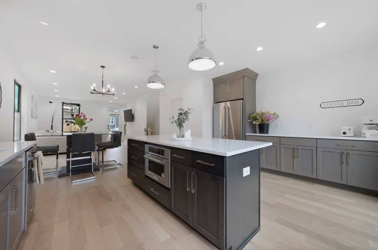 Private kitchen 5, Jungle House Premier Residences – Downtown Columbus & Short North, Franklin