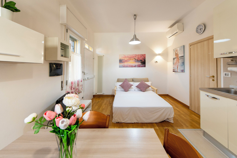 Room 3, HouSmart Risorgimento 9, Bologna