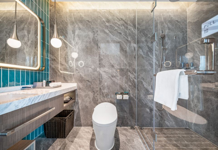 Bathroom 5, Home2 Suites by Hilton Shenzhen Nanshan Science & Technology Park, Shenzhen