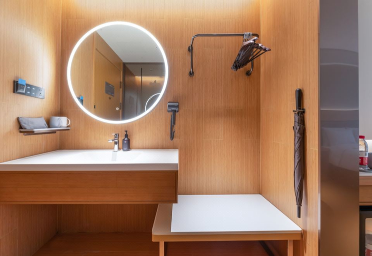 Bathroom 3, Ji Hotel Yancheng Xiangshui County, Yancheng