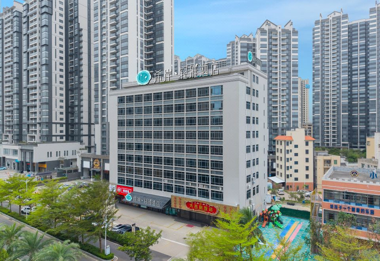 Exterior & Views 1, Xana Lite Hotel Zhanjiang Haibin Avenue Wanda Plaza Hotel, Zhanjiang
