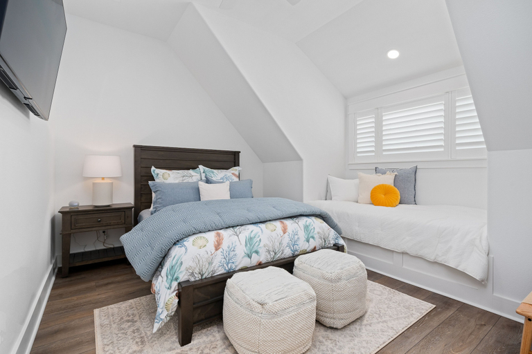Room 5, Palmilla Beach Resort-119 Wild Indigo Street, Nueces