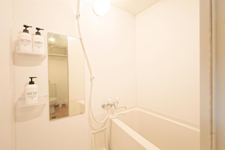 Bathroom 3, Sumida Ryogoku Midori House, Sumida