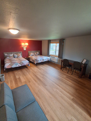 Room 4, Cyclone Lodge By Fresh Stay, Shelby