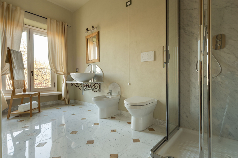 Bathroom 3, Podere Demetra, Alessandria
