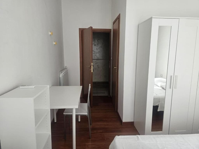 Bedroom 2, Aris Square Rome, Rome